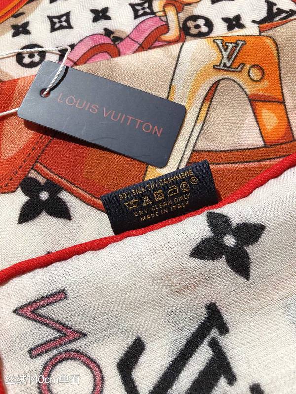 Louis Vuitton Scarf LVC00575